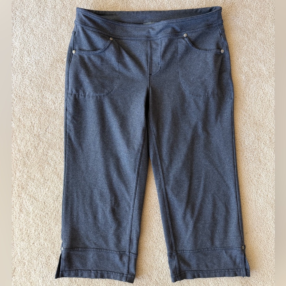 Athleta Dark Gray Heather Capri Pants